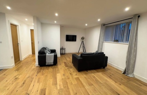 Winterbourne House | Luxury private bungalow in Winterbourne