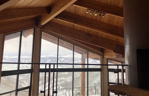 Silver Summit Cabin | Luxury Private Cabin. Spectacular setting! Amazing Views, 80 acres, Hot Tub