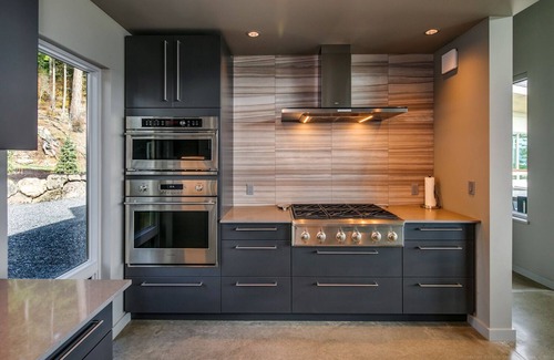 Olga House | Luxury, Private Home w/ Majestic Glacier Views, Close to Trails, Beaches, Lakes