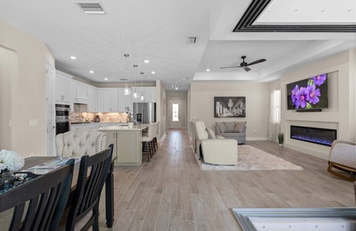 Braden River House | Luxury Private Home with Pool and Spa in Lakewood Ranch!