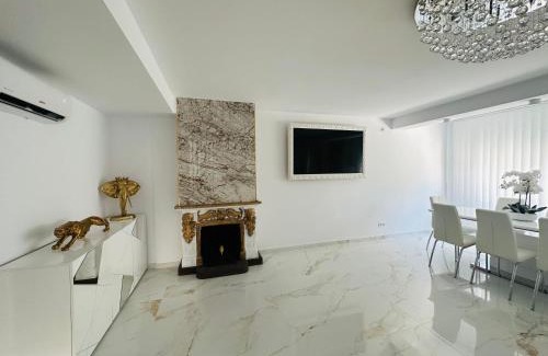 Punta Prima House | Luxury Private New 2023 Villa Mirelle