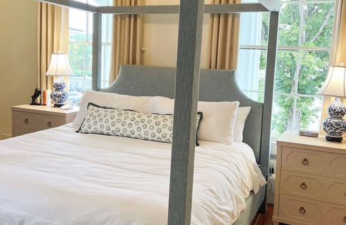 Athens Hotel | Luxury Private Suite in Boutique Historic Inn The Athenian- Downtown Location