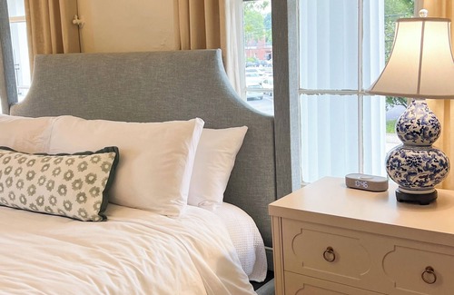 Athens Hotel | Luxury Private Suite in Boutique Historic Inn The Athenian- Downtown Location