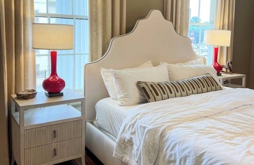 Athens Hotel | Luxury Private Suite in Boutique Historic Inn The Athenian- Downtown Location