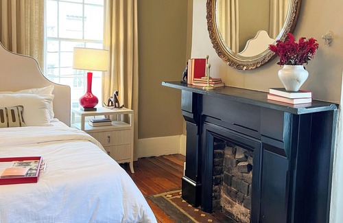 Athens Hotel | Luxury Private Suite in Boutique Historic Inn The Athenian- Downtown Location