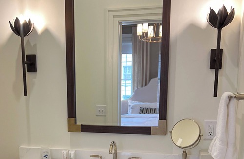 Athens Hotel | Luxury Private Suite in Boutique Historic Inn The Athenian- Downtown Location