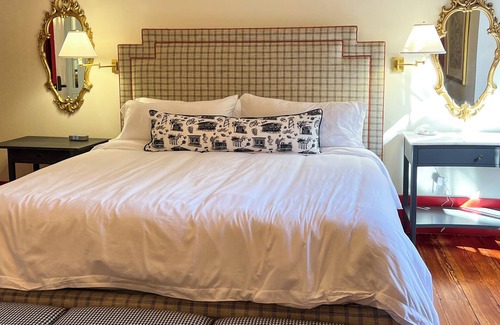Athens Hotel | Luxury Private Suite in Boutique Historic Inn The Athenian- Downtown Location