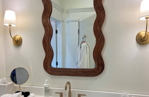 Athens Hotel | Luxury Private Suite in Boutique Historic Inn, The Athenian- Downtown Location