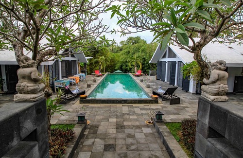 Kalibukbuk Villa | Luxury private Villa 5 b/rooms, peaceful, exclusive, 2 klmtrs to Dolphin beach
