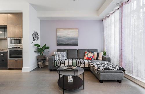 Cooksville House | Luxury Properties close to Rogers Center in Toronto Downtown Core