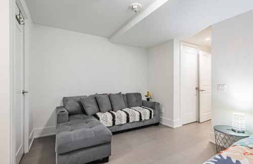 Cooksville House | Luxury Properties close to Rogers Center in Toronto Downtown Core
