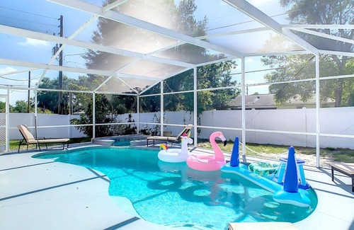 Deltona Lakes House | Luxury Property | Groups Welcome | Private Pool