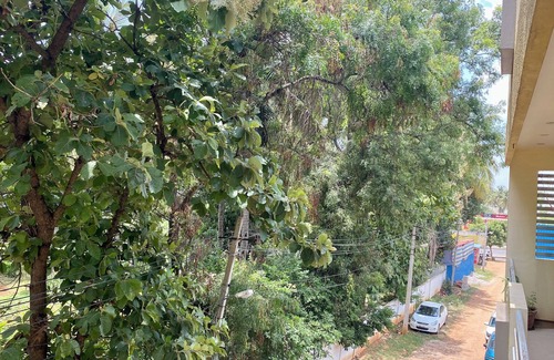 Mysore Apartment | Luxury Queen Beds, Farm/Hill view, 5km center