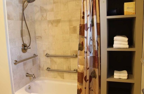 Keene Bed & Breakfast | Luxury Queen Room with Private Sunrise Porch