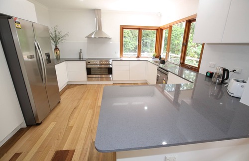 North Tamborine House | Luxury rainforest retreat on Mt Tamborine only few minutes from shops
