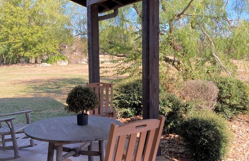 Anderson House | Luxury Ranch house near College Station