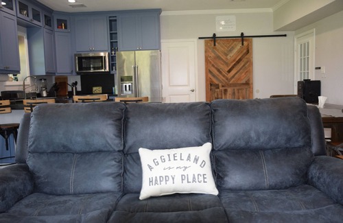 Bryan House | Luxury Ranch living, 10 min to Kyle Field