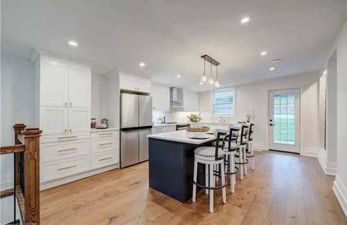 St. Mary's House | Luxury Remodeled 5-bedroom Home - The Green Victorian