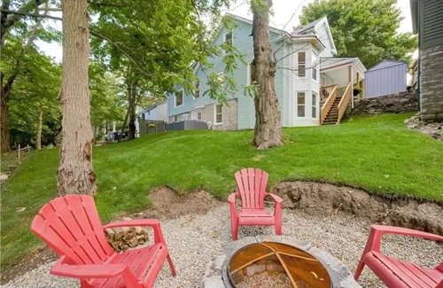 St. Mary's House | Luxury Remodeled 5-bedroom Home - The Green Victorian