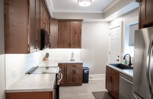 Richmond Apartment | Luxury Remodeled Apartment