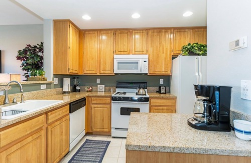 Reno/Tahoe Airport Condo | Luxury Reno Resort Living-Pet Friendly- Attached Garage