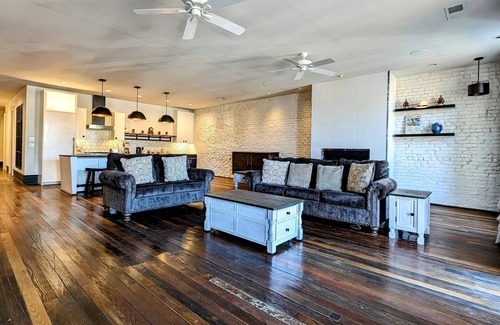 Helena Apartment | Luxury Rental in Historic Helena. Private Balcony & Parking. Near Clarksdale!