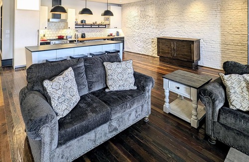 Helena Apartment | Luxury Rental in Historic Helena. Private Balcony & Parking. Near Clarksdale!