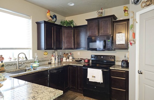 Pasco House | Luxury rental, Spare room