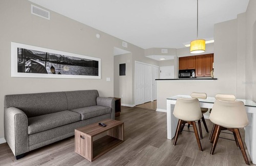 Florida Center Condo | Luxury Resort 1 Bedroom Condo Near Universal & Disney