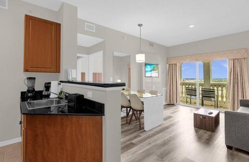 Florida Center Condo | Luxury Resort 1 Bedroom Condo Near Universal & Disney