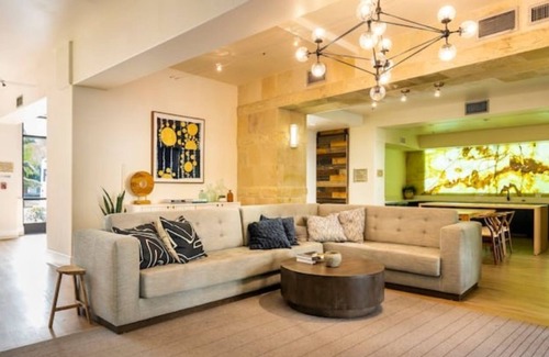 Valencia Condo | Luxury Resort Condo by Six Flags Magic Mountain