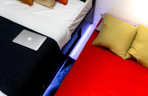 Ugong Apartment | Luxury Resort Condo in Pasig FastWifiPoolSmartLock