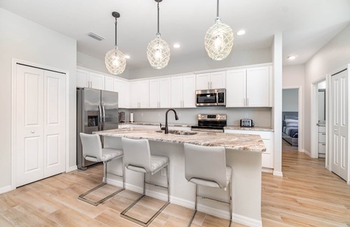 Pelican Villa | Luxury Retreat: 3BR with Pool, Hot Tub & Games