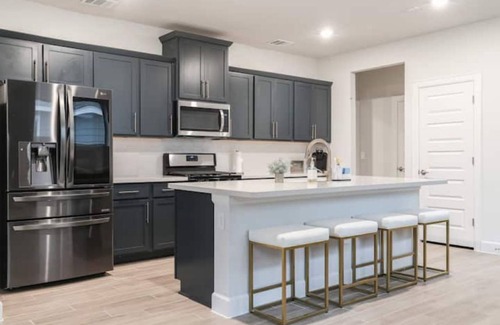 Austin House | Luxury Retreat-5 min to COTA-15min to Downtown ATX, 7 min to Airport-Concourse
