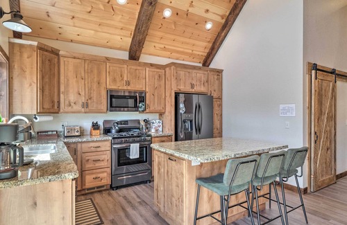 Mi-Wuk Village Cabin | Luxury Retreat: Custom Mi-Wuk Village Cabin!