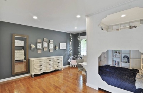 Dover House | Luxury Retreat in Dover with Pool and Pond