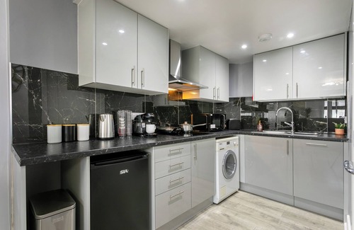 Leicester City Centre Apartment | Luxury Retreat in the Heart of Leicester City Centre - Sleeps up to 4 - Parking