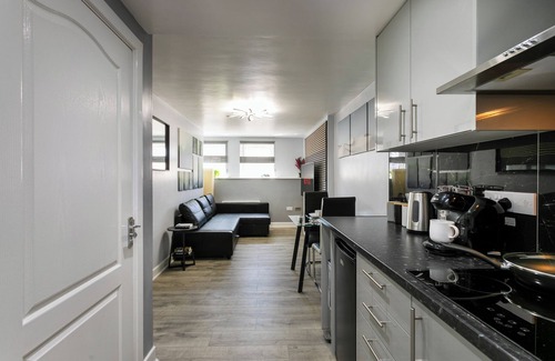 Leicester City Centre Apartment | Luxury Retreat in the Heart of Leicester City Centre - Sleeps up to 4 - Parking