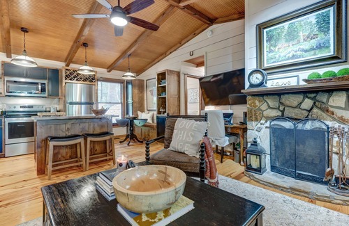 Ellijay Cabin | Luxury Retreat Overlooking the 11th Tee at Whitepath Golf Course in Ellijay