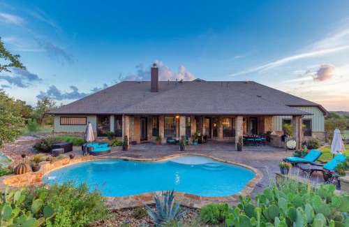 Dripping Springs House | Luxury Retreat, POOL, Views, Pets OK, Sleeps 14