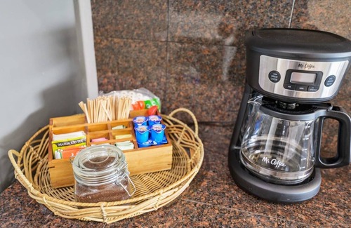 Bonita House | Luxury Retreat w/Infinity Pool & Sunset Views!