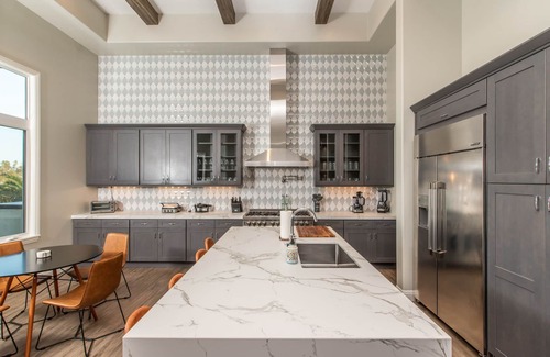 Escondido House | Luxury Retreat w/Views: Putting Green/Game Room/Infinity Pool & More!