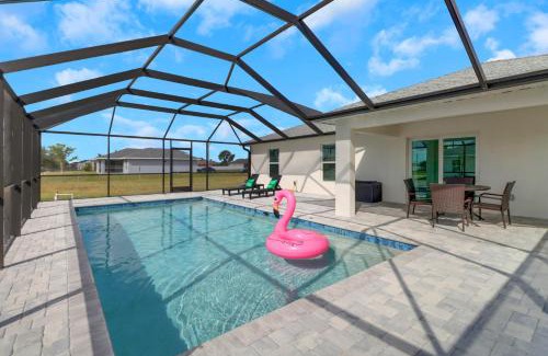 Mariner House | Luxury Retreat with Heated Saltwater Pool and Big Patio Perfect for 2 families