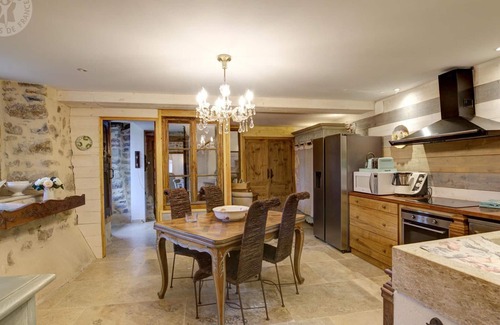 Jure Cottage | Luxury Retreat with Heated Pool, Spa & Sauna in Serene Countryside