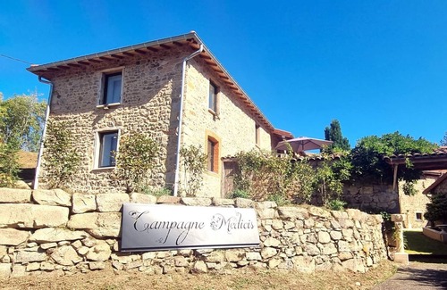 Jure Cottage | Luxury Retreat with Heated Pool, Spa & Sauna in Serene Countryside