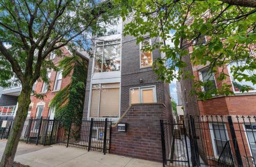 Wicker Park House | Luxury Retreat with Home Theater