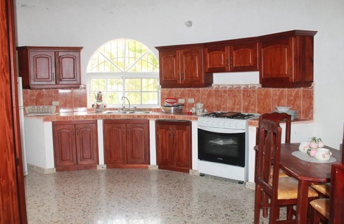 La Iglesia House | luxury retreats, destination weddings, honeymoon vacations, corporate stays,