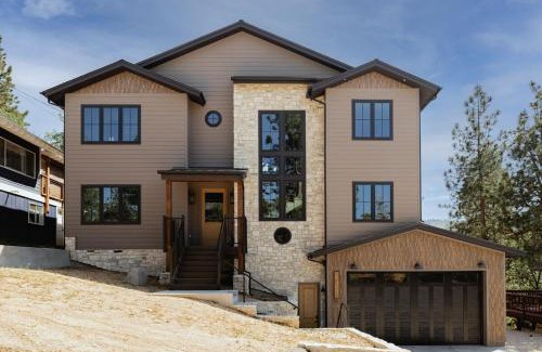 Upper Moonridge House | Luxury Ridgecrest Resort 4BR