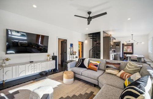Monte Rio House | Luxury River Home - Pets Stay Free