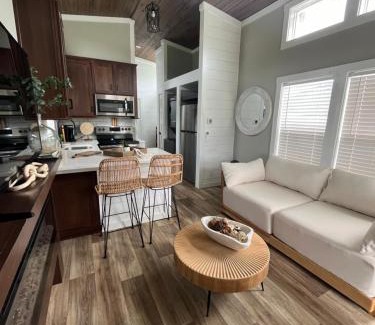 Knox County House | Luxury Riverfront Tiny House- AMAZING VIEWS- #111